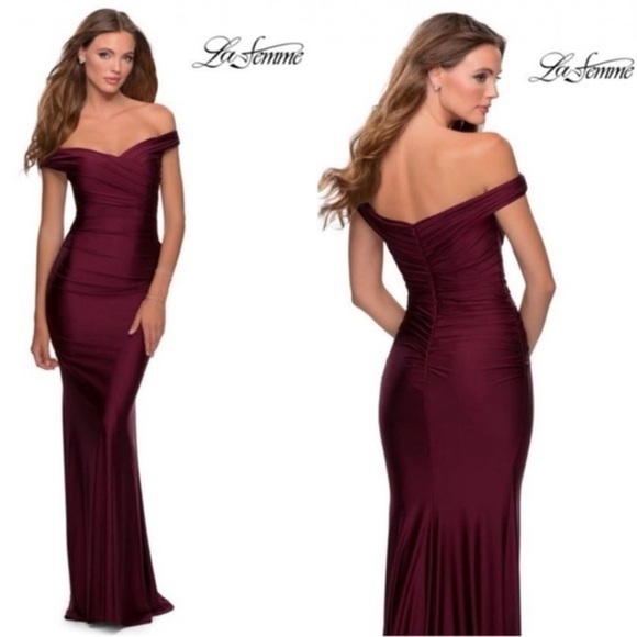 New LA FEMME Dark Berry Off the Shoulder Trumpet ruched gown size 6 - Picture 2 of 8